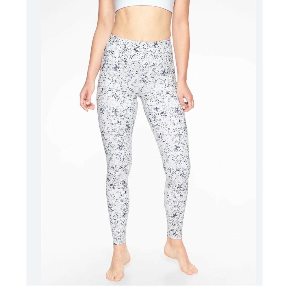 Athleta Sandstone Stash Pocket Salutation Tight leggings‎ size medium 8/10